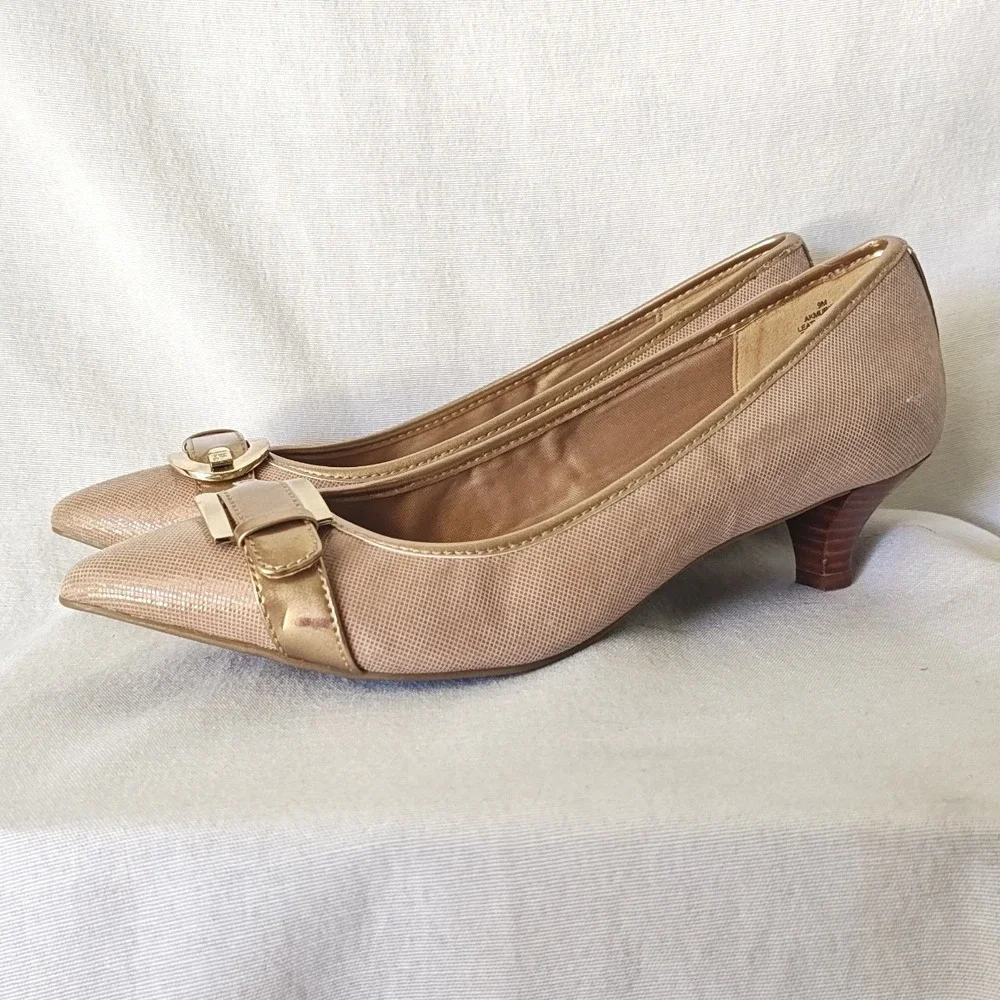 Anne Klein Muriele Pumps Rose Gold Metallic Neutral Tan Buckle Kitten Heel 9